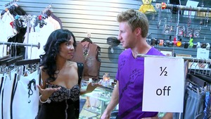 MILF Hunter - Levi Cash smash bald blonde haired Rosey