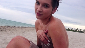 Hot Crazy Mess - Shaved Natalie Porkman swallow throat fuck