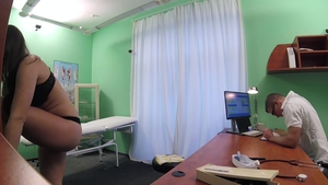 FakeHospital: Izzy Delphine blowjob cum in hospital