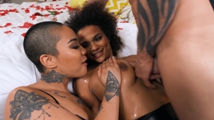 BRAZZERS Exxtra: Asian Honey Gold pussy licking