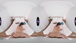 TMWVRNet - Pretty girlfriend close up seduced