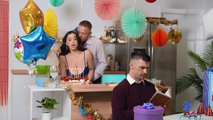Brazzers: Big Assed Chloe Takes It In The Backdoor