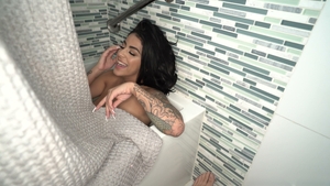 Big dick splits open Latina’s wet pussy